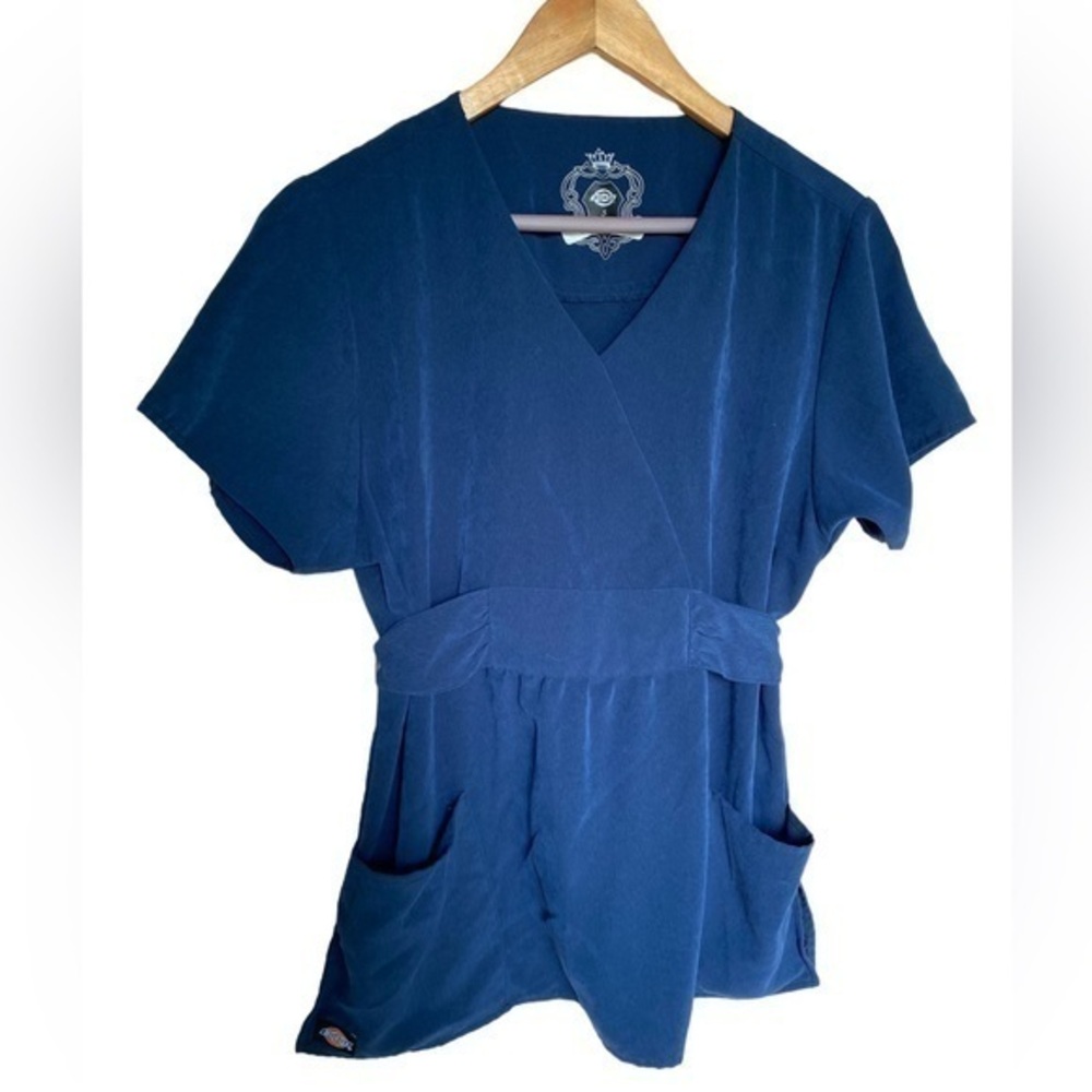 Dickies Black Label women’s Small navy blue Short Sleeve Scrub Top With Tie back